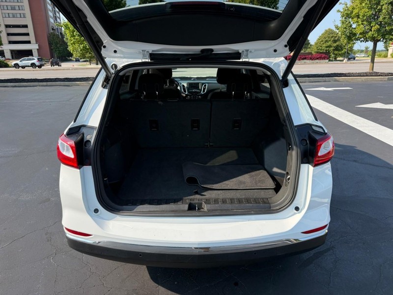 Chevrolet Equinox Vehicle Full-screen Gallery Image 5