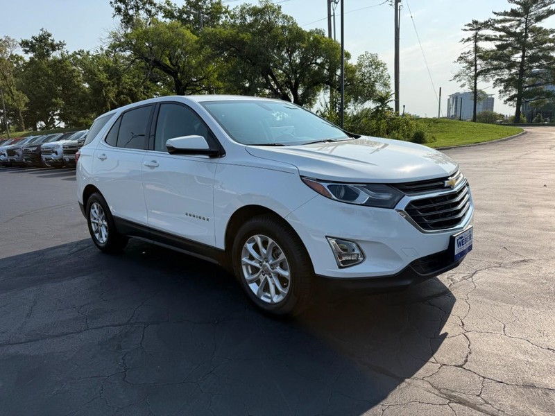 Chevrolet Equinox Vehicle Full-screen Gallery Image 8