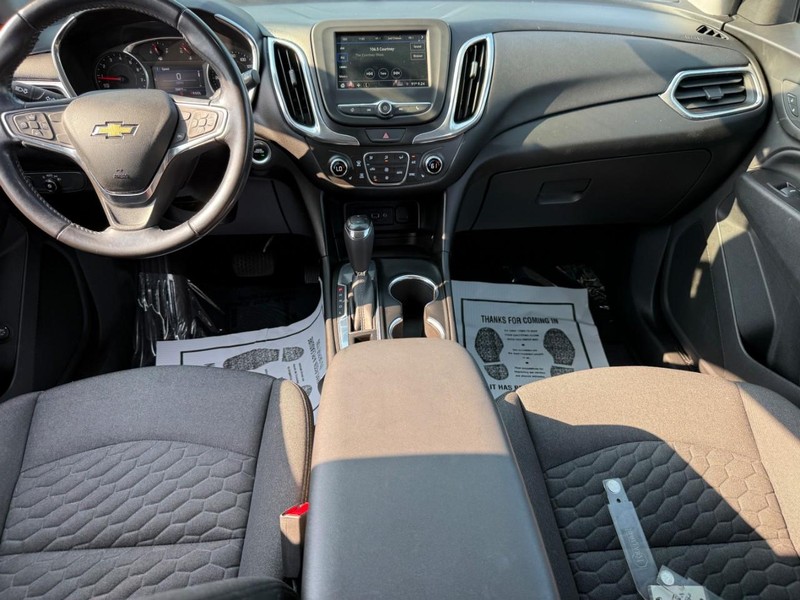 Chevrolet Equinox Vehicle Full-screen Gallery Image 11