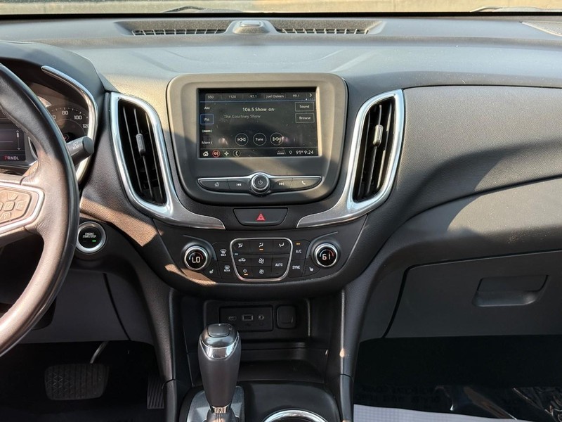 Chevrolet Equinox Vehicle Full-screen Gallery Image 13