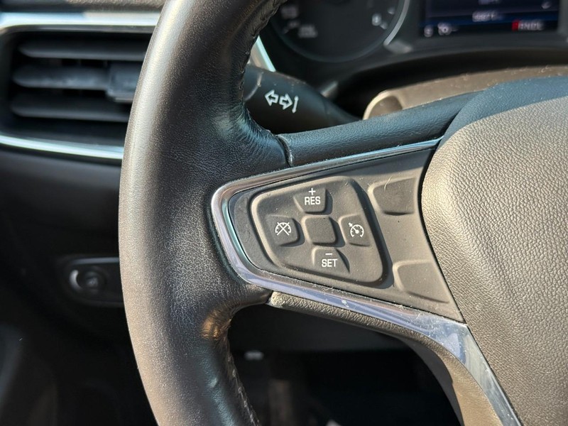 Chevrolet Equinox Vehicle Full-screen Gallery Image 18