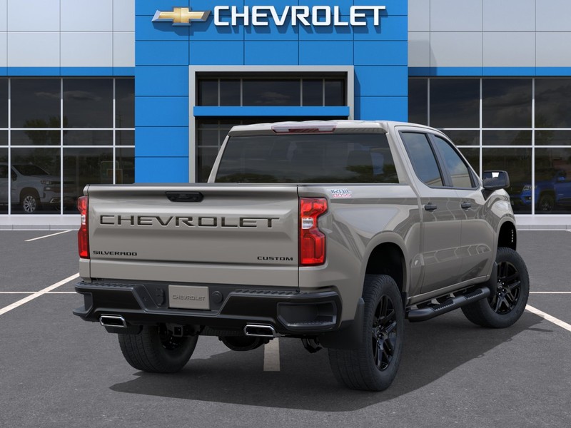 Chevrolet Silverado 1500 Vehicle Full-screen Gallery Image 4