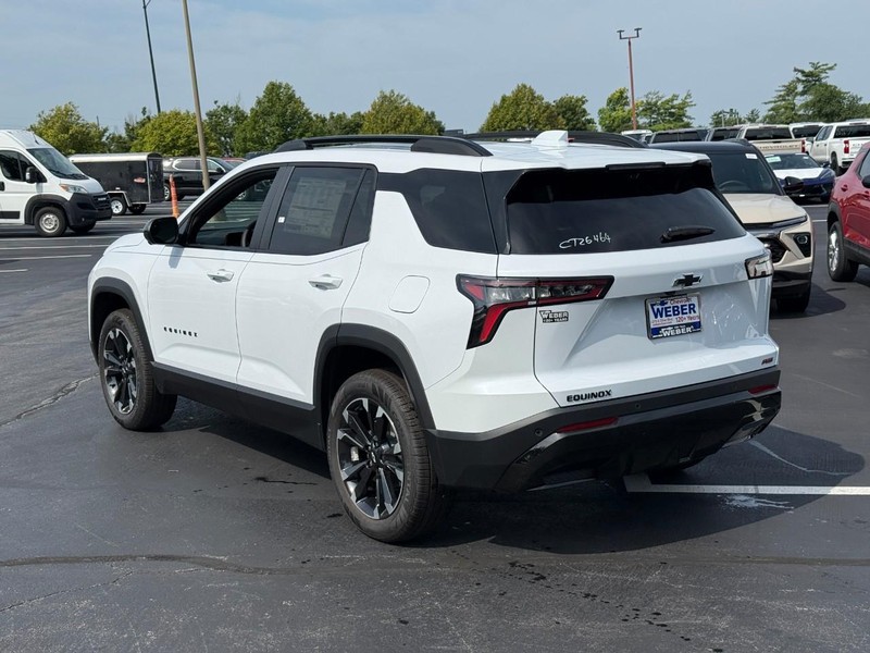Chevrolet Equinox Vehicle Full-screen Gallery Image 3