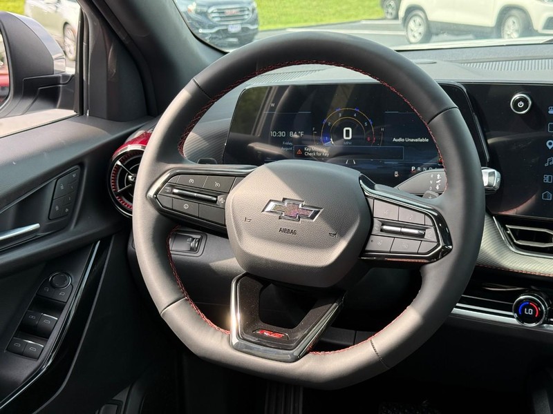 Chevrolet Equinox Vehicle Full-screen Gallery Image 8