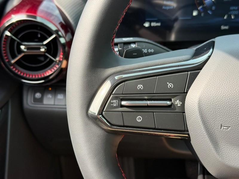 Chevrolet Equinox Vehicle Full-screen Gallery Image 15