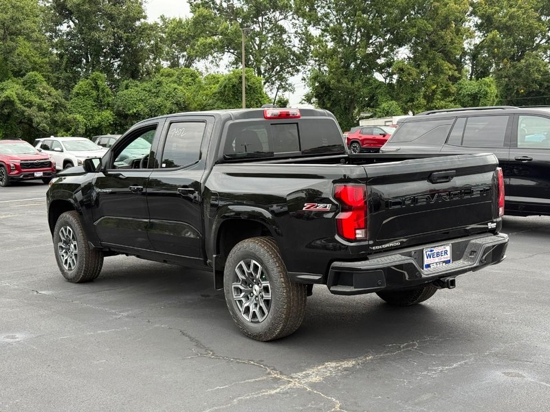Chevrolet Colorado Vehicle Full-screen Gallery Image 3