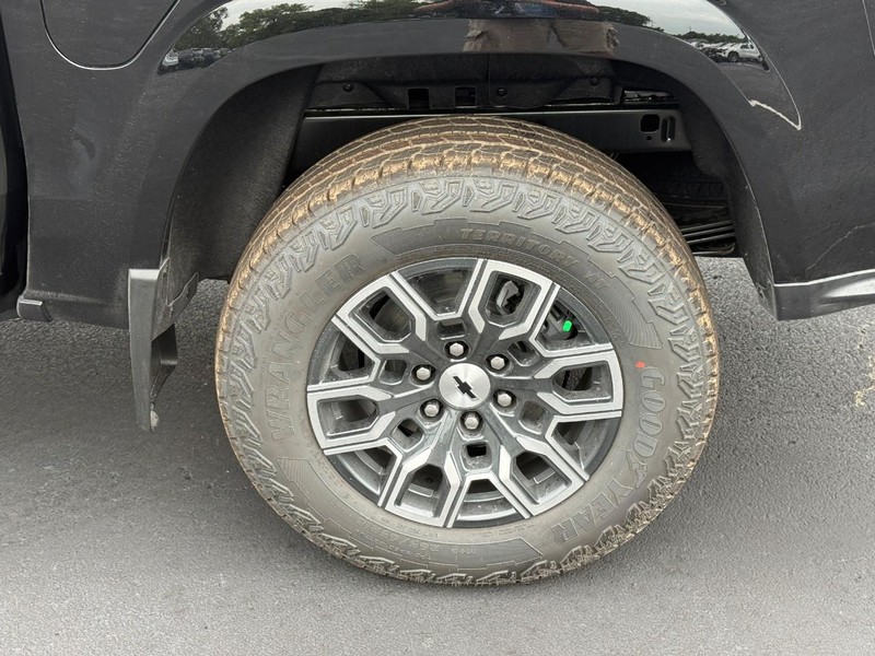 Chevrolet Colorado Vehicle Full-screen Gallery Image 4