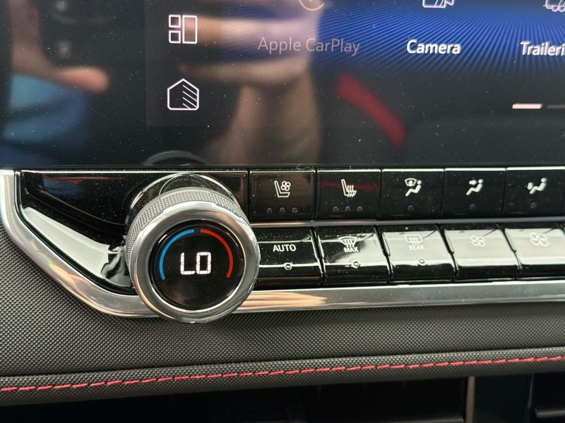 Chevrolet Colorado Vehicle Full-screen Gallery Image 17