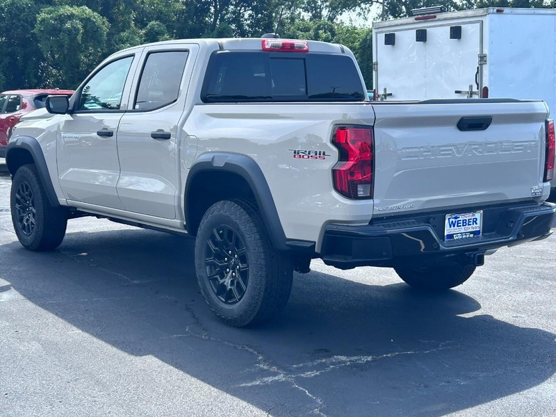 Chevrolet Colorado Vehicle Full-screen Gallery Image 3