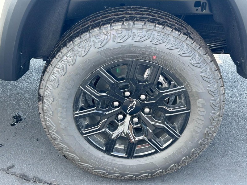Chevrolet Colorado Vehicle Full-screen Gallery Image 5