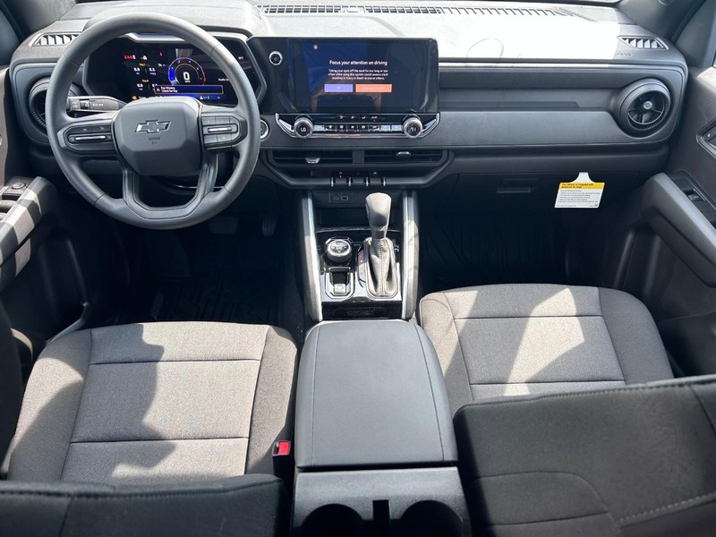 Chevrolet Colorado Vehicle Full-screen Gallery Image 7