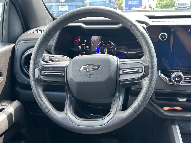 Chevrolet Colorado Vehicle Full-screen Gallery Image 8
