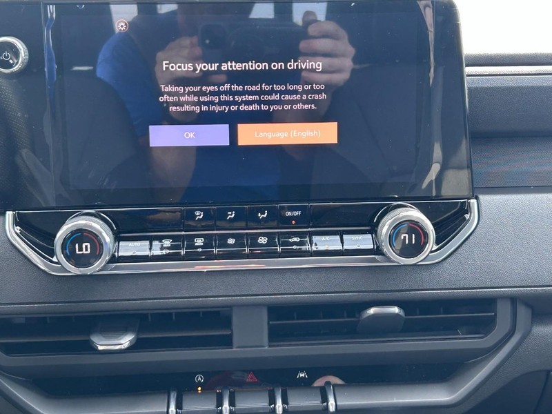 Chevrolet Colorado Vehicle Full-screen Gallery Image 9