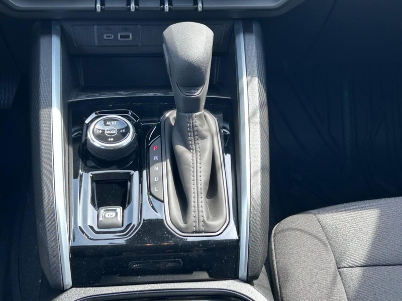 Chevrolet Colorado Vehicle Full-screen Gallery Image 10