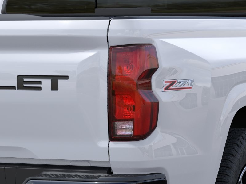 Chevrolet Colorado Vehicle Full-screen Gallery Image 11