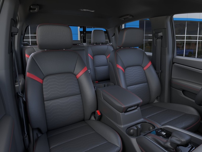 Chevrolet Colorado Vehicle Full-screen Gallery Image 16