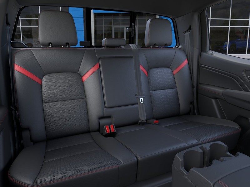 Chevrolet Colorado Vehicle Full-screen Gallery Image 17