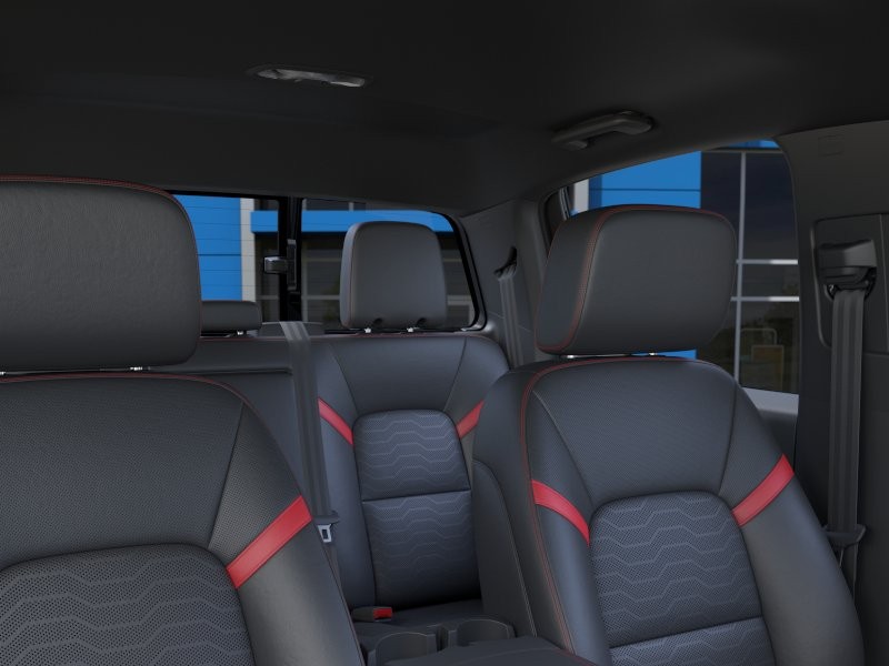 Chevrolet Colorado Vehicle Full-screen Gallery Image 24