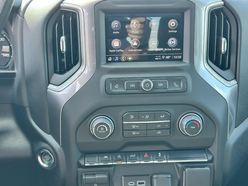 Chevrolet Silverado 1500 Vehicle Full-screen Gallery Image 7
