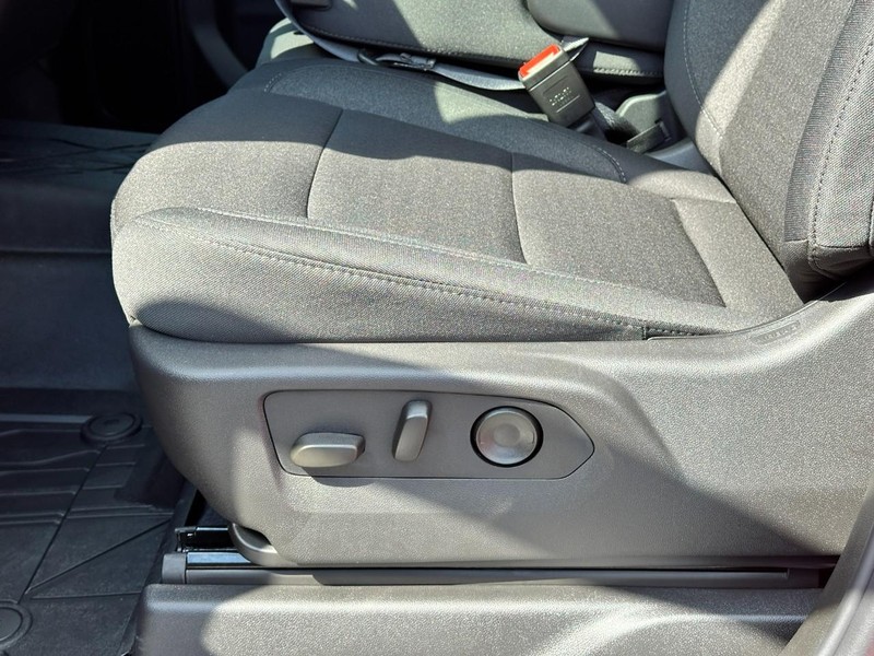 Chevrolet Silverado 1500 Vehicle Full-screen Gallery Image 10