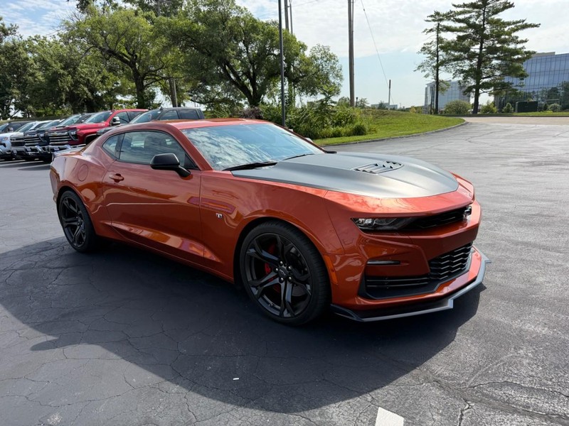 Chevrolet Camaro Vehicle Full-screen Gallery Image 8