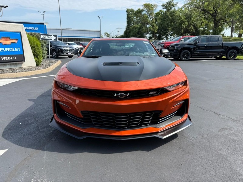 Chevrolet Camaro Vehicle Full-screen Gallery Image 9