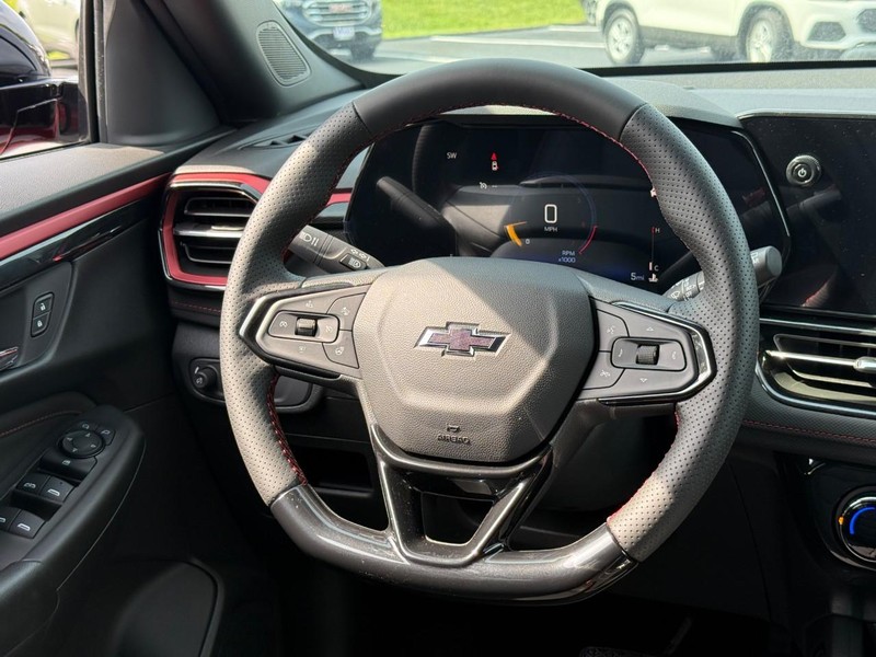 Chevrolet TrailBlazer Vehicle Full-screen Gallery Image 8