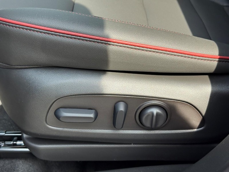 Chevrolet TrailBlazer Vehicle Full-screen Gallery Image 13