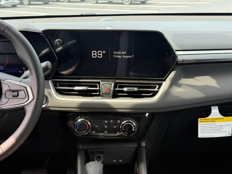 Chevrolet TrailBlazer Vehicle Full-screen Gallery Image 8