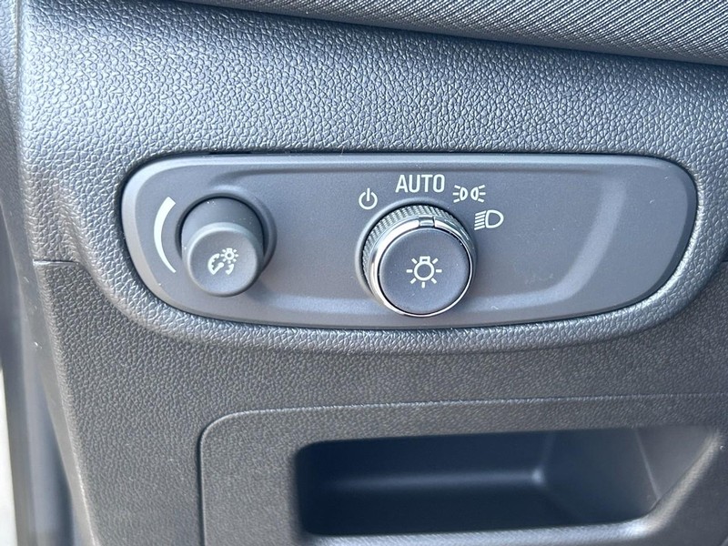 Chevrolet TrailBlazer Vehicle Full-screen Gallery Image 12