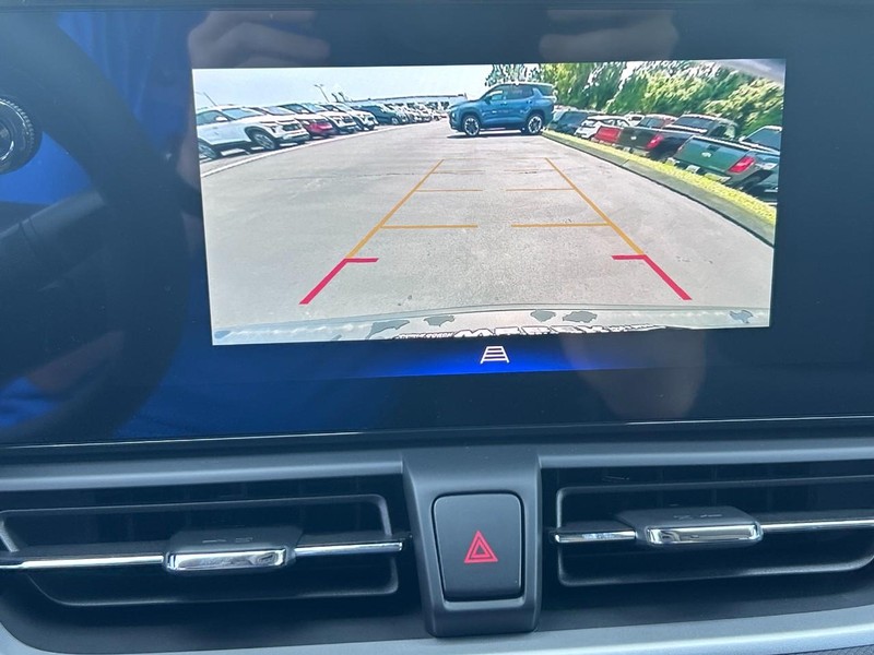 Chevrolet TrailBlazer Vehicle Full-screen Gallery Image 16