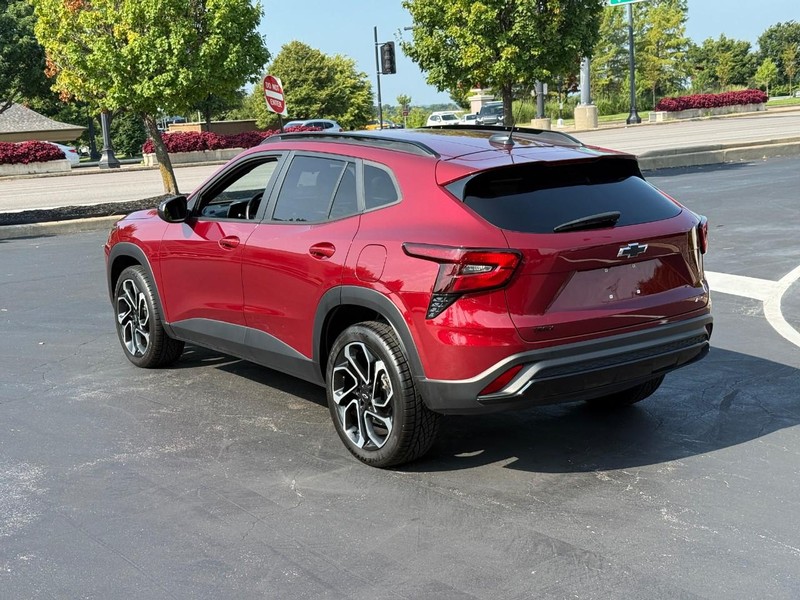 Chevrolet Trax Vehicle Full-screen Gallery Image 3