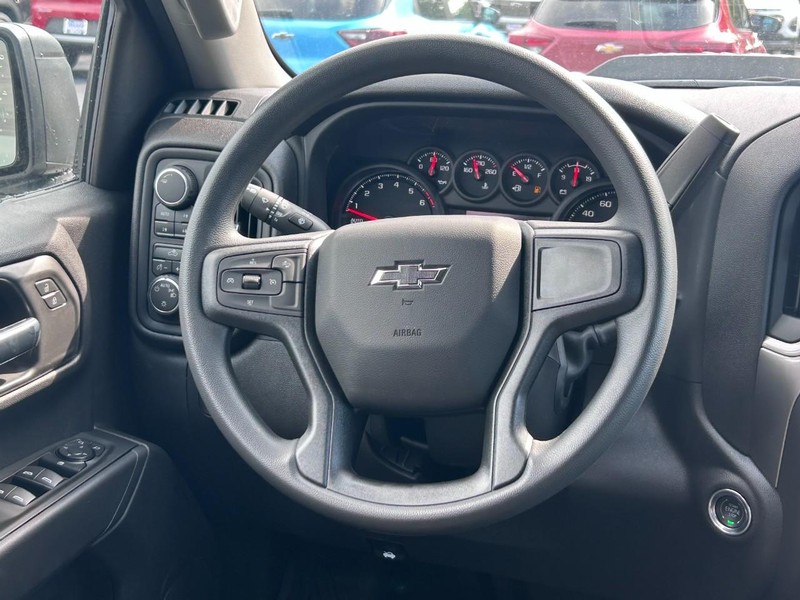 Chevrolet Silverado 1500 Vehicle Full-screen Gallery Image 8