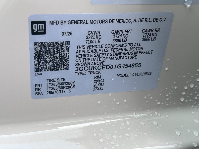 Chevrolet Silverado 1500 Vehicle Full-screen Gallery Image 17