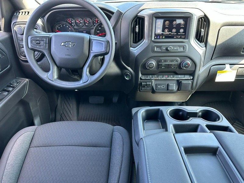 Chevrolet Silverado 1500 Vehicle Full-screen Gallery Image 5
