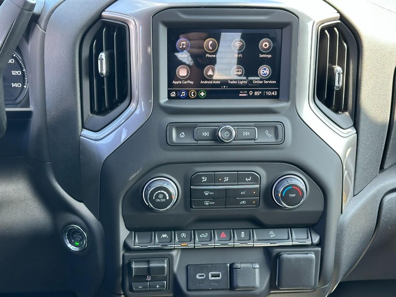 Chevrolet Silverado 1500 Vehicle Full-screen Gallery Image 7