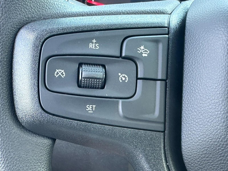 Chevrolet Silverado 1500 Vehicle Full-screen Gallery Image 11