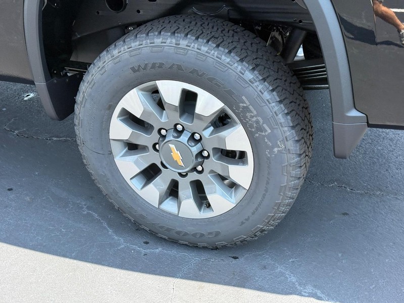 Chevrolet Silverado 2500HD Vehicle Full-screen Gallery Image 4