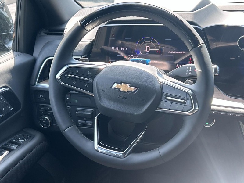 Chevrolet Suburban Vehicle Full-screen Gallery Image 10