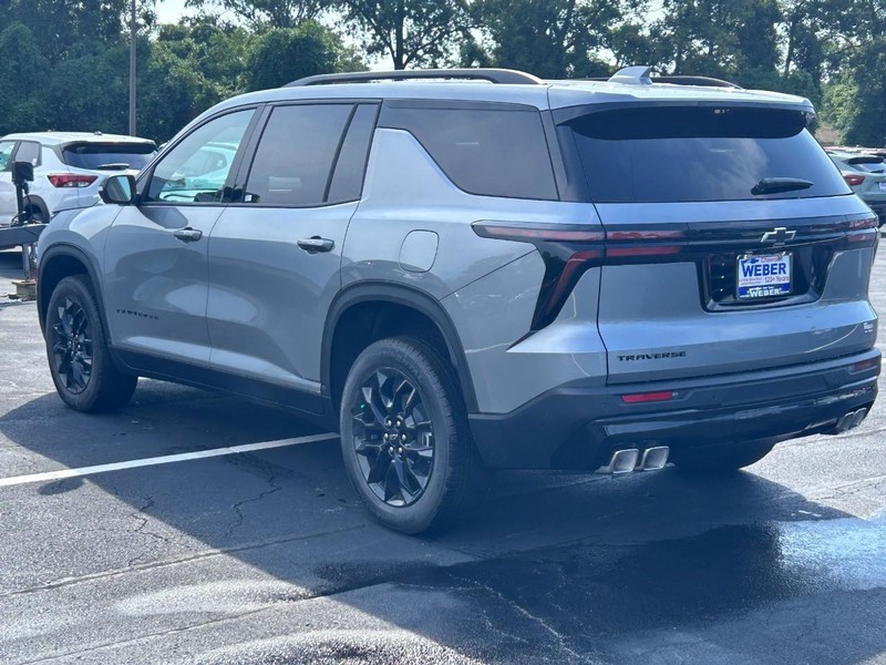 Chevrolet Traverse Vehicle Full-screen Gallery Image 3