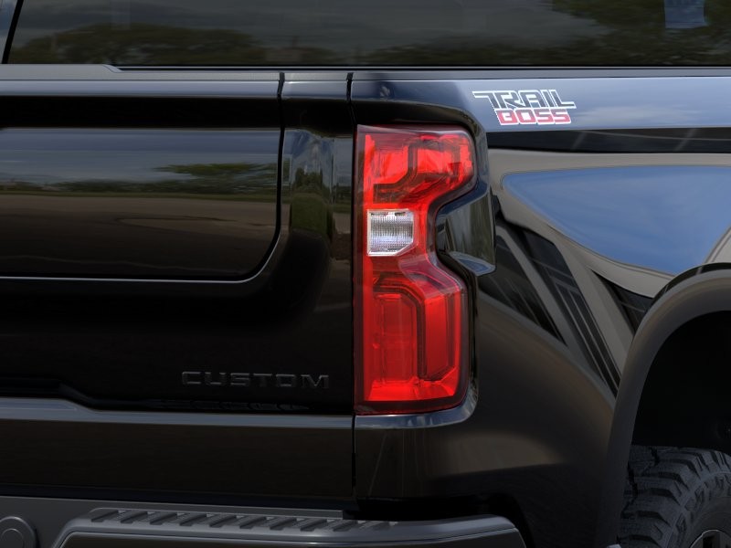 Chevrolet Silverado 1500 Vehicle Full-screen Gallery Image 11