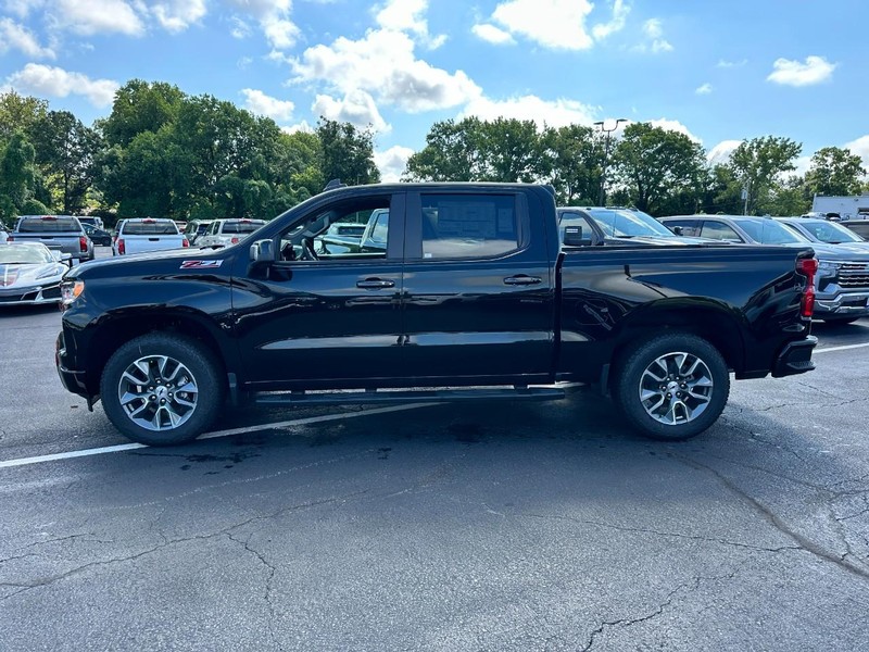 Chevrolet Silverado 1500 Vehicle Full-screen Gallery Image 2