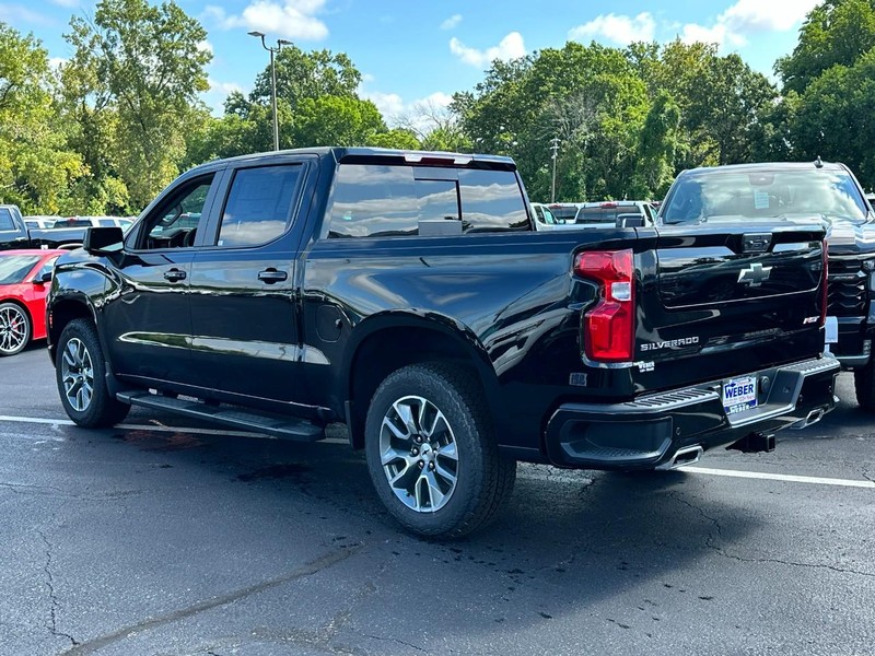 Chevrolet Silverado 1500 Vehicle Full-screen Gallery Image 3