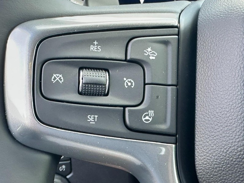 Chevrolet Silverado 1500 Vehicle Full-screen Gallery Image 11