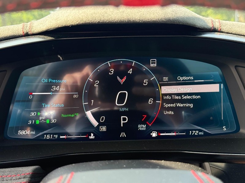 Chevrolet Corvette Vehicle Full-screen Gallery Image 16