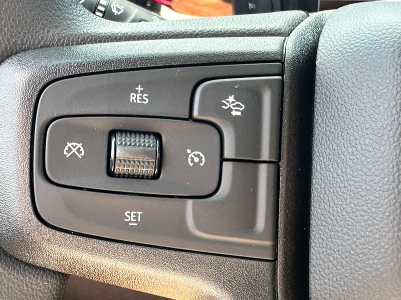 Chevrolet Silverado 1500 Vehicle Full-screen Gallery Image 11