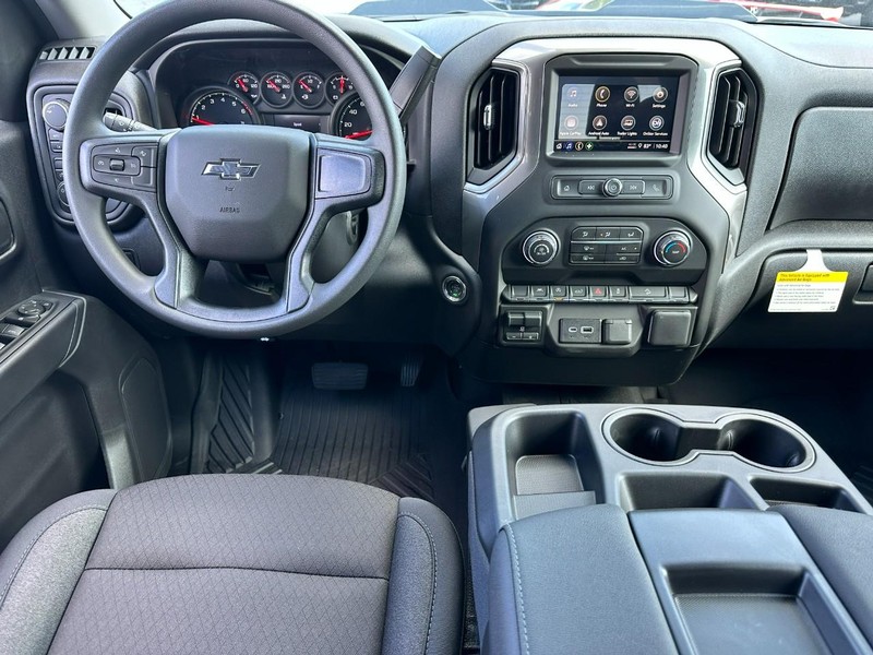 Chevrolet Silverado 1500 Vehicle Full-screen Gallery Image 5