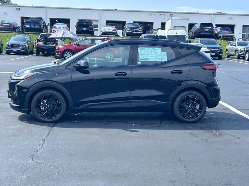 Chevrolet Bolt Vehicle Full-screen Gallery Image 2