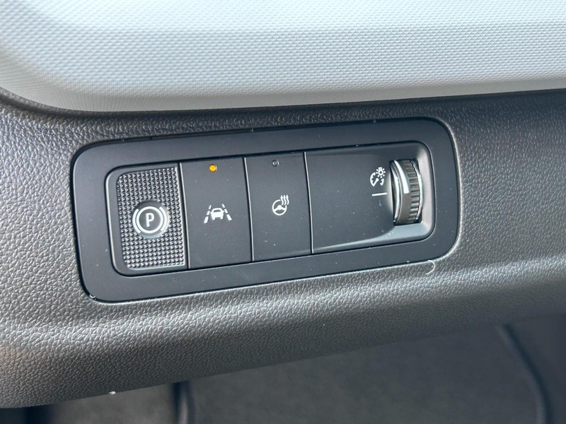 Chevrolet Bolt Vehicle Full-screen Gallery Image 12