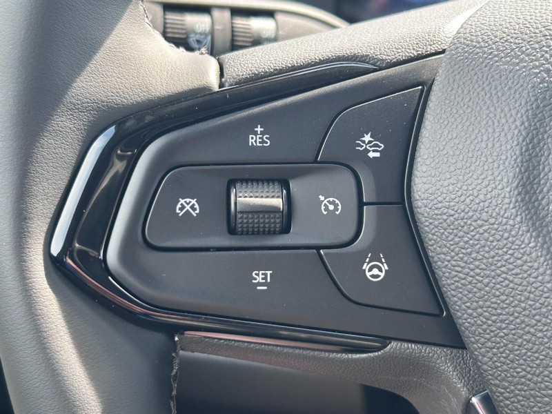 Chevrolet Bolt Vehicle Full-screen Gallery Image 13